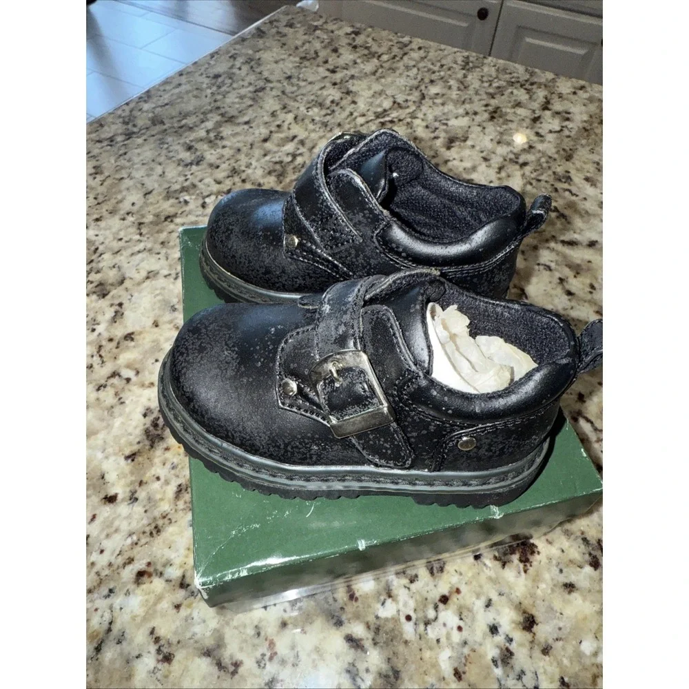 Outland Outdoor Boys Faux Leather Waterproof‎ Boots/Shoes Size 6 New. 4536